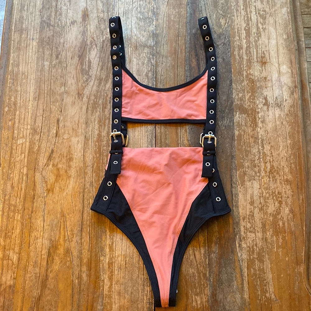 NWOT Fae Swim Frida one piece swimsuit